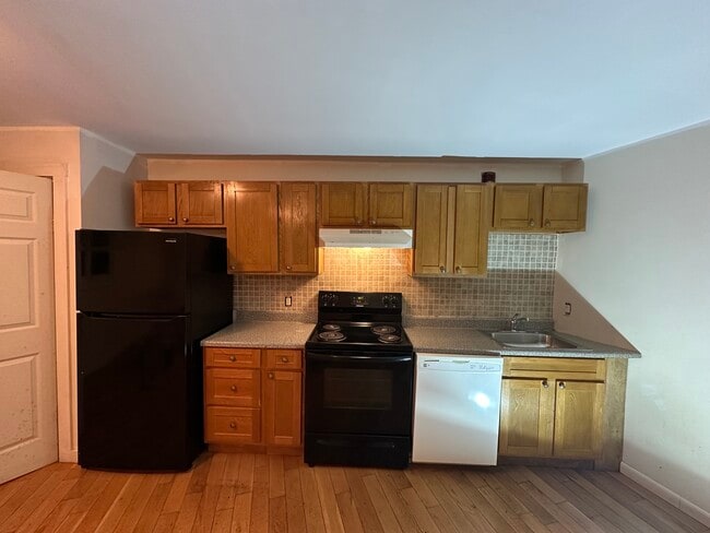 Photo - 72 Linden St Unit #1