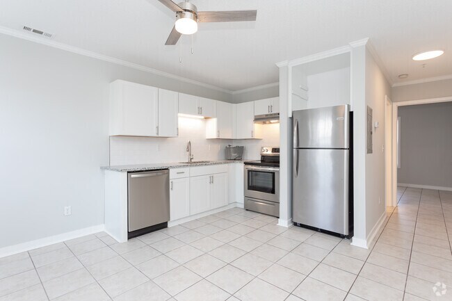 Estudio de 1BR, 1BR, 400SF, sala de estar - Riverview Apartments Unidad 3E