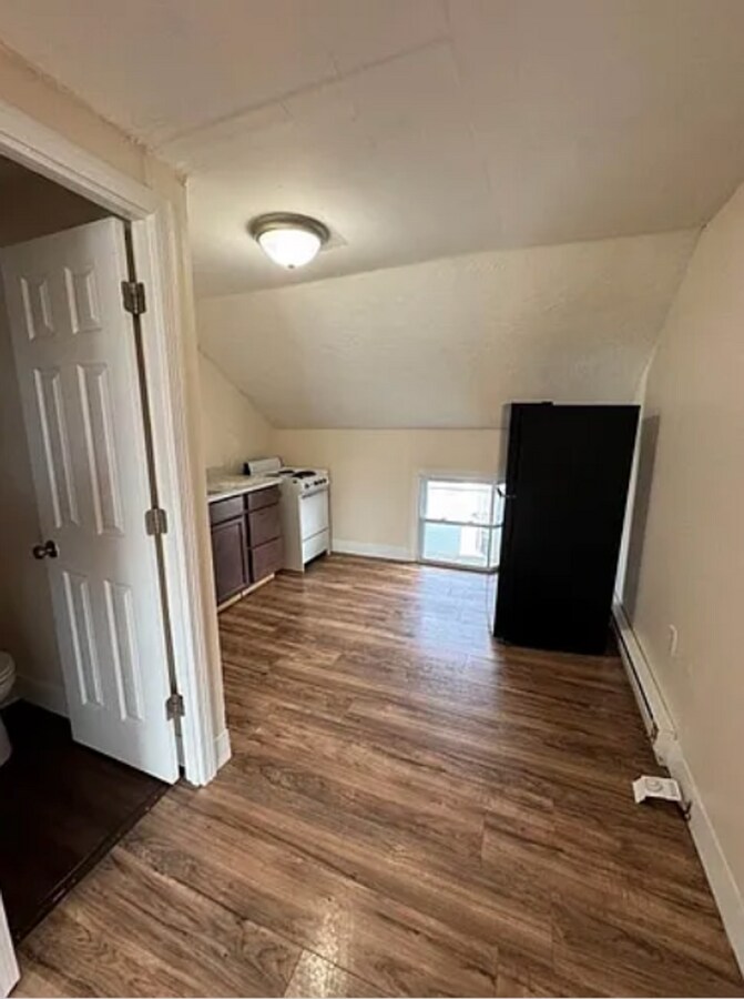 Photo - 306-308 4th St Fall River Unit 4s