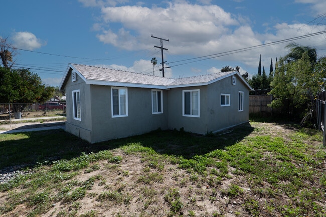 Building Photo - 5286 Odell St Unit C