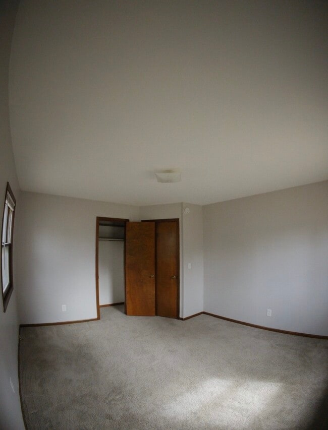 Photo - 5217 Newcastle Dr SE