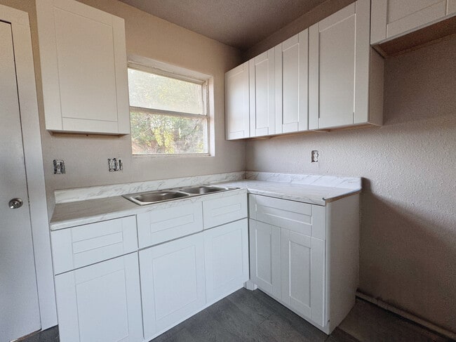 Photo - 1908 Inler Ave