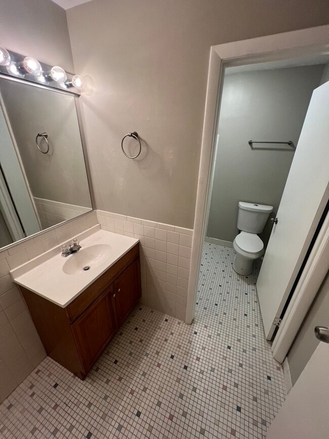 Photo - 16W486 Lake Dr Unidad 7-102