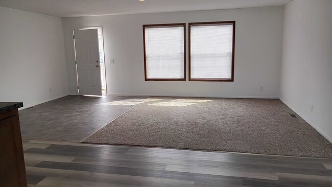 Photo - 49 Meggan Dr