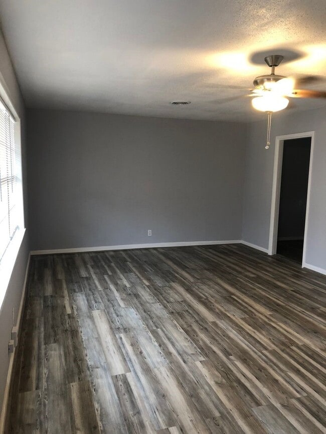 Photo - 503 Willow Ave