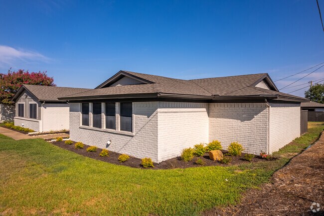 Photo - The Majestic at Hewitt