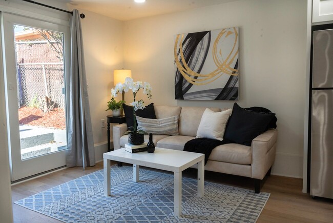 Photo - 4815 Appian Way Unit COTTAGE