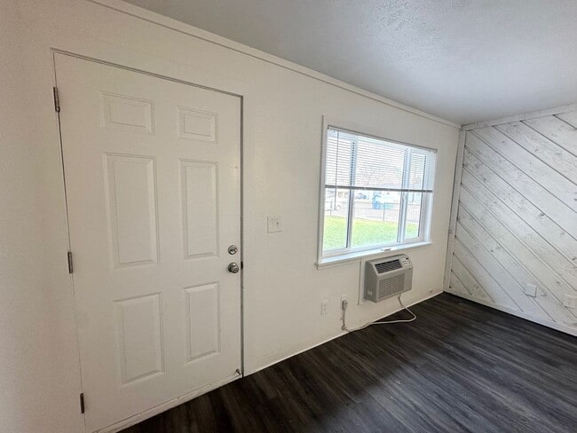 Photo - 207 N Indiana Ave Unit 207-2