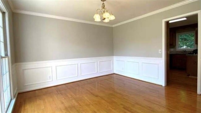 Photo - 612 Braidwood Dr NW