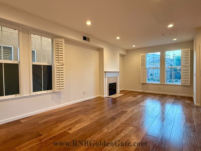 Photo - Gorgeous 3 bedroom, 2 and a half bathroom townhome in Hamilton Field for rent!