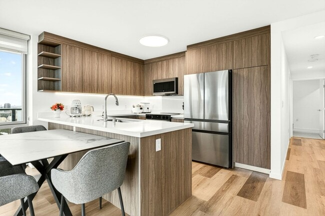 Building Photo - High-Rise Retreat | Panoramic Ocean & City Views Unit 3618R