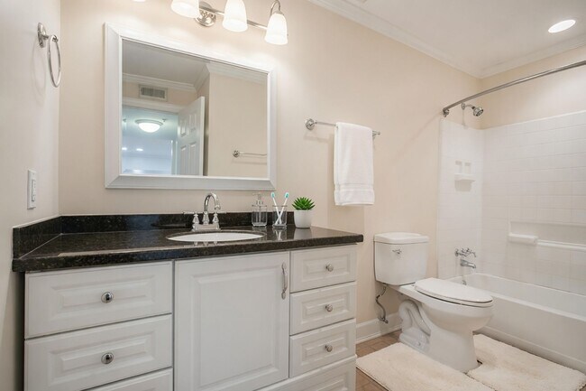 Photo - 525 N Dupont Ave Unit 11A