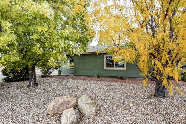 Photo - 3 bedroom 2 bathroom ranch style home in C...