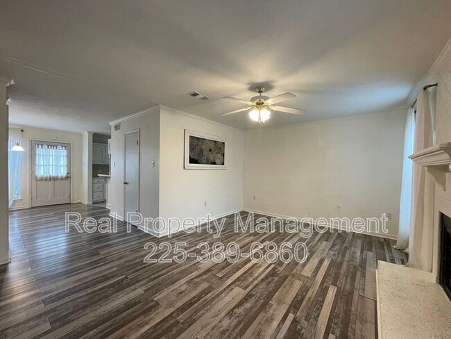 Photo - 9841 Siegen Ln