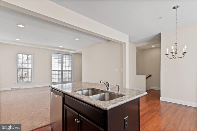 Photo - 1420 Rose Ln