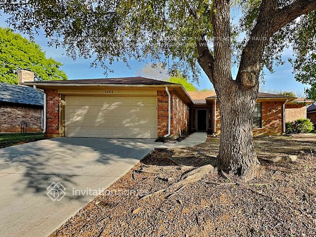 Photo - 1208 Brookfield Ln House