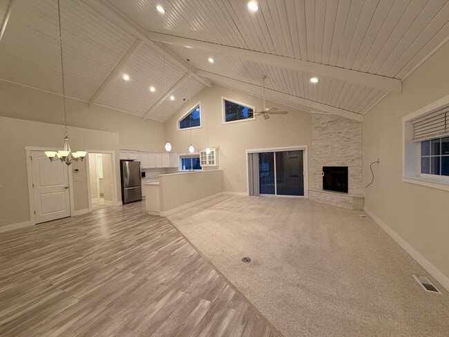 Photo - Dual Primary Suite's. 2 Bedroom / 2.5 Bathroom Single Level Home in NE Bend