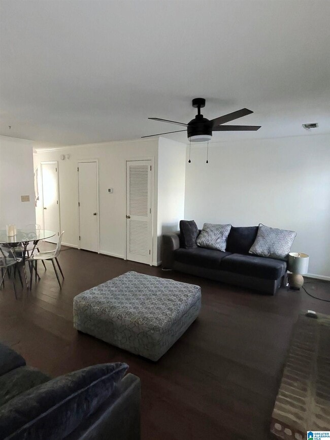 Photo - 716 Jamestown Ln