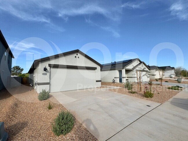 Photo - 4069 E Market St