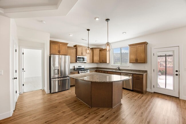 Photo - 646 N Sandy Talus Dr