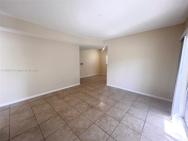 Photo - 731 Cypress Ln Unidad I8