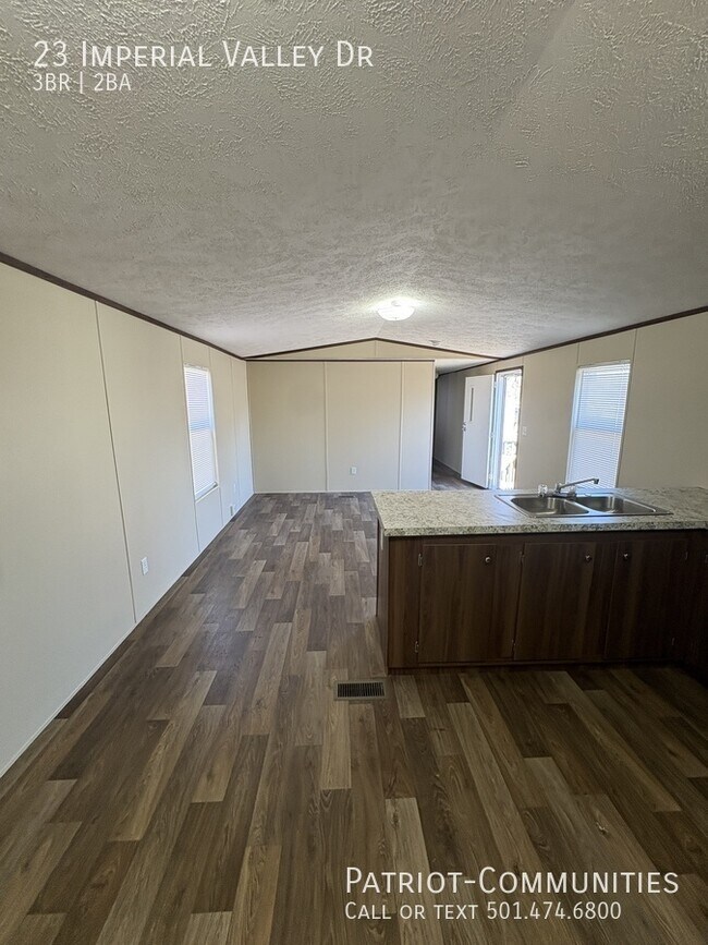 Photo - 23 Imperial Valley Dr