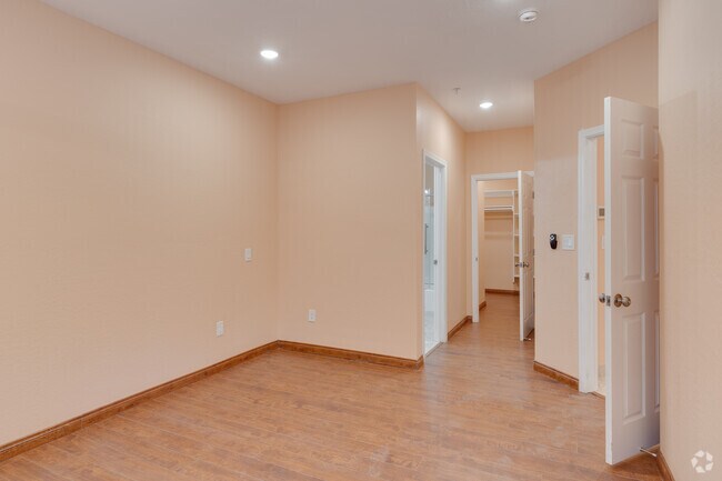 3 habitaciones, 2 baños, 129 metros cuadrados, dormitorio principal