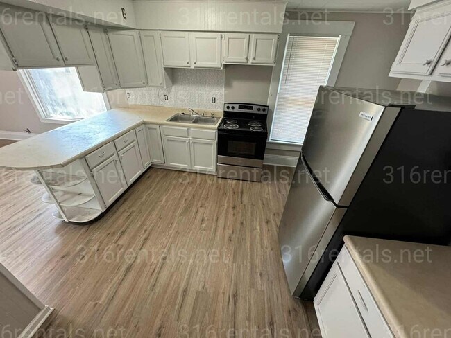 Photo - $900 - 2 bedroom/ 1 bathroom - Multi Famil... Unit 1827 N Park Place