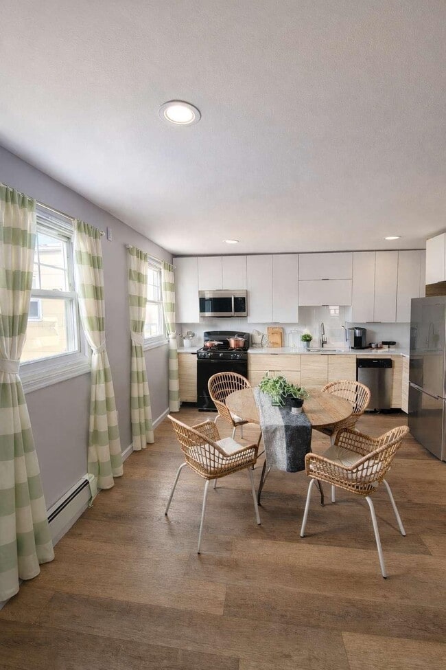6119 Jefferson St Unit 3