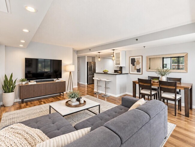 700 1st St Unit 7W