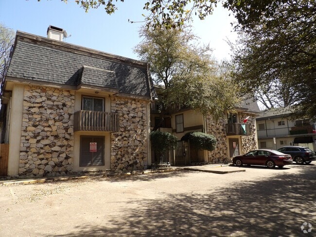 Building Photo - 4314 Travis St Unit 103 Rental