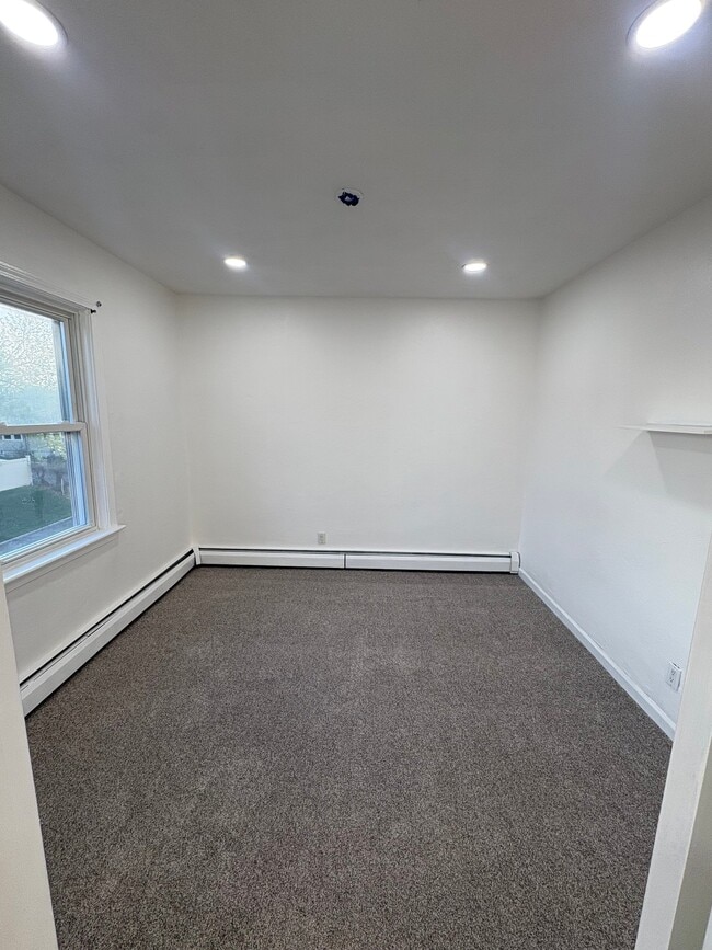 Photo - 18 Allendale Ave Unit 2nd Floor