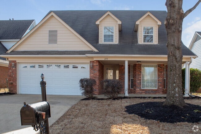 Building Photo - 1253 Greenwich Dr Rental