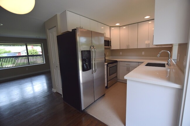 Photo - Modern 3 bed/1.75 bath in GREAT Shoreline location!!! AVAILABLE August 1st,2024