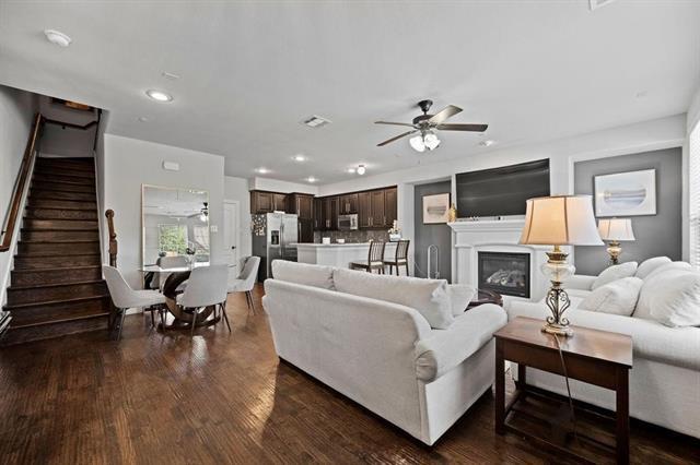 Photo - 7928 Pam St