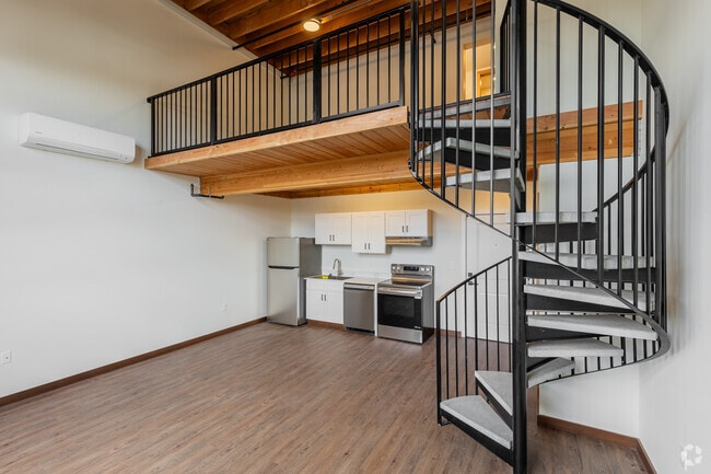 1BR, 1BA - 647SF - Living RoomLiving Room