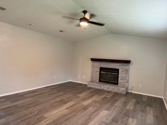 Photo - 3 Bedroom in Springhill ISD