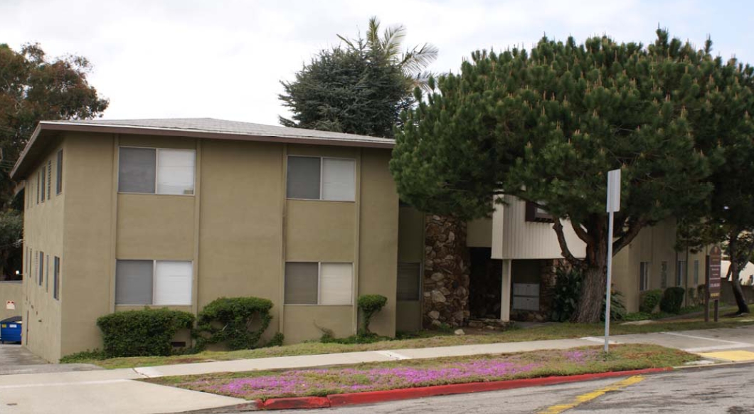 St. James Courtyard - St. James Courtyard Apartments