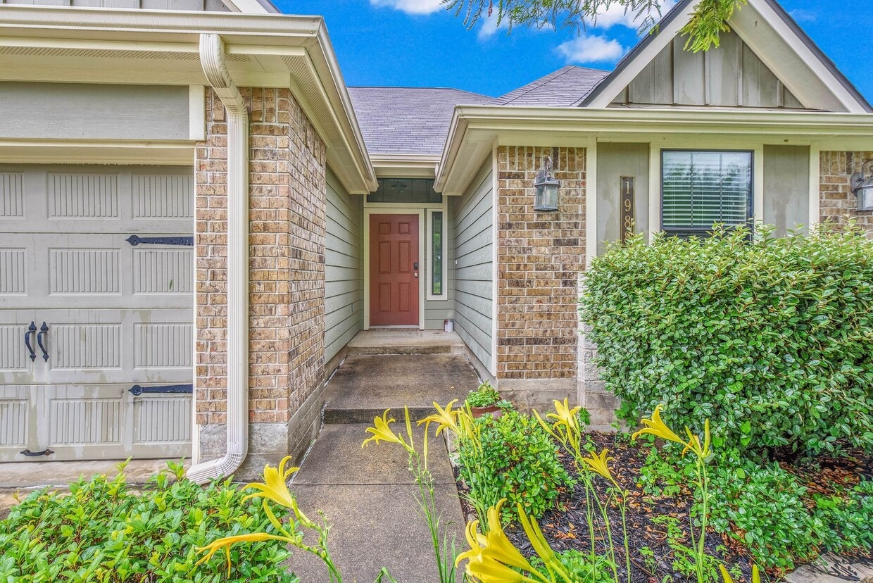 Adorable 3/2 House in Autumn Lake Availabl... - Adorable 3/2 House in Autumn Lake Availabl...
