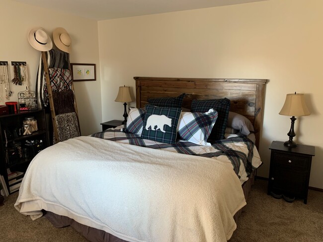 Photo - 8333 144th St W