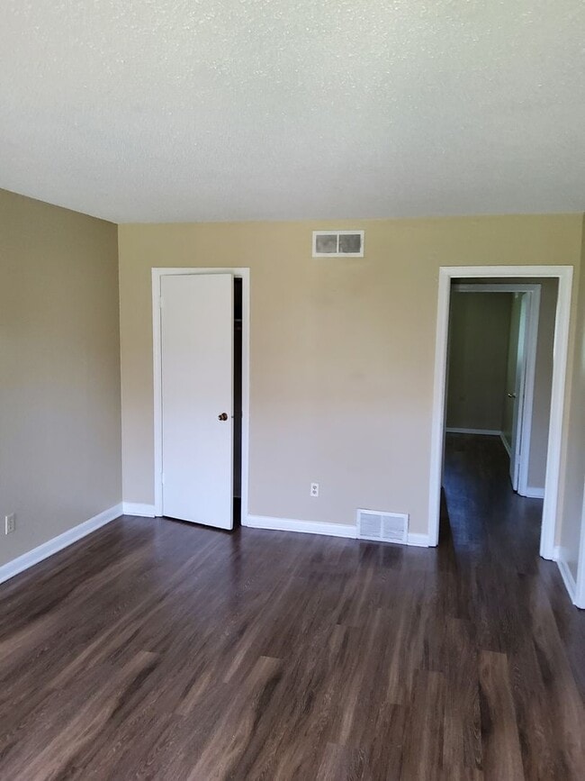 Photo - 3677 Hillbrook Rd