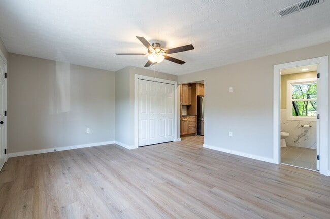 Photo - 60 W Main St Unit 3