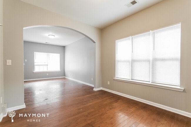 2003 Reynolds Dr SW