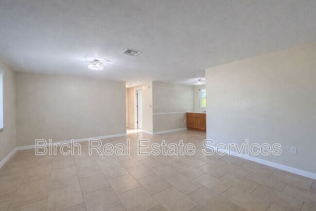 Photo - 5171 Greenwood St