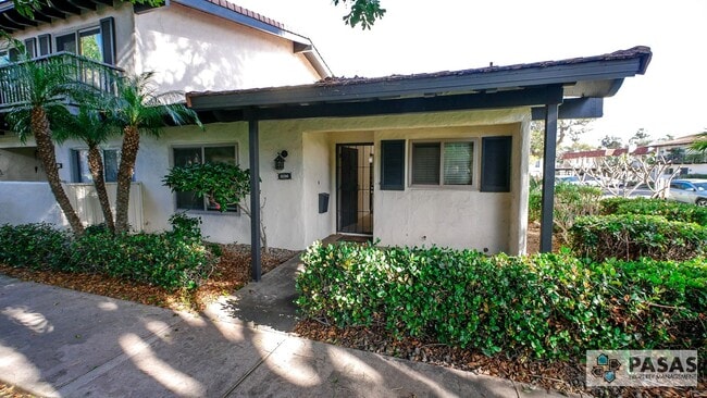 Photo - Point Loma Condo - Single-Story End Unit with Sunroom & 2 Covered Parking Spots