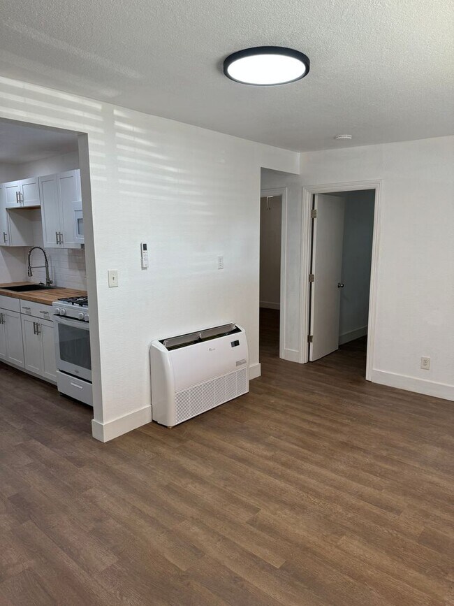 Photo - 3000-3002 West St Unidad 3000