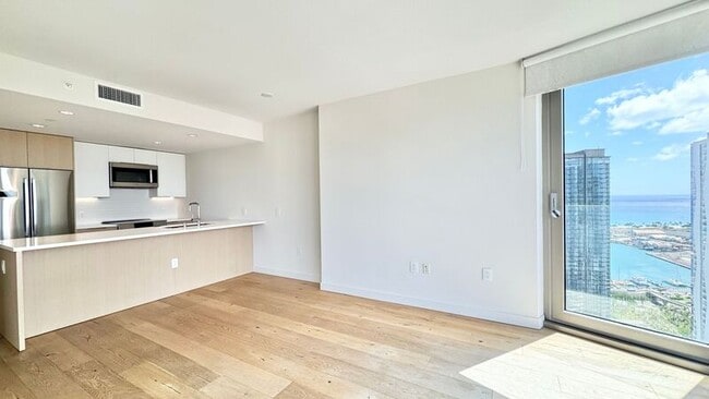 Building Photo - 1001 Queen St Unit 3315 Rental