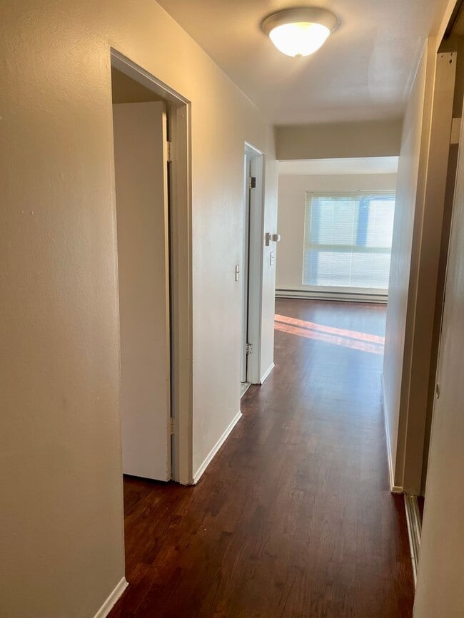 Photo - 615 Summit Apartments