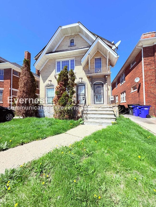 Building Photo - 2302 Hazelwood St Unit 1