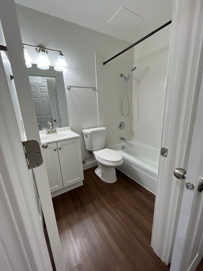 Photo - Chalet Gardens Apartments